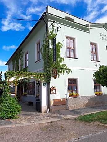 Penzion a restaurace U Hájků