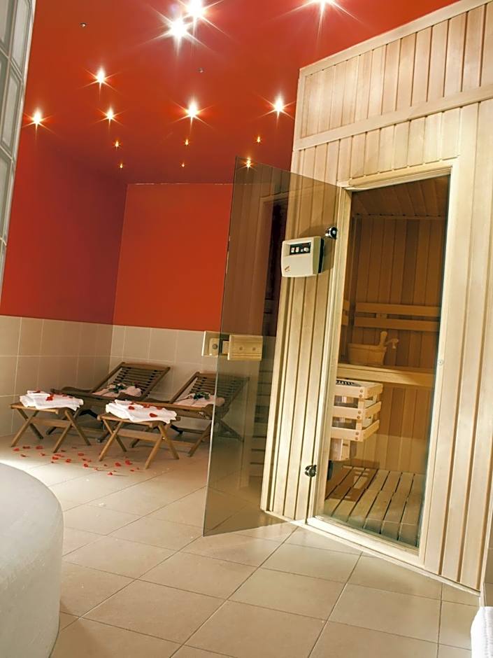 Ea Hotel Crystal Palace