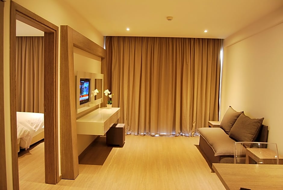 Melpo Antia Luxury Apartments & Suites