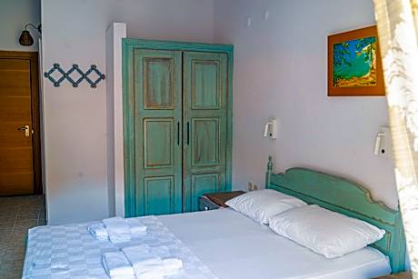 Double or Twin Room with Side Sea View