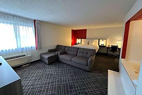 One-Bedroom King Suite - Non-Smoking