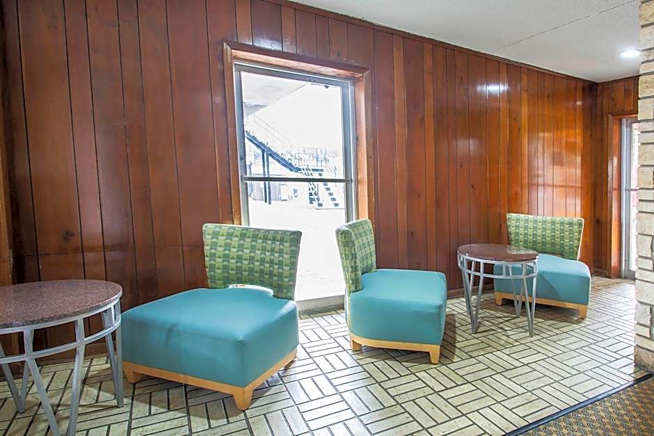 Rodeway Inn & Suites Winter Haven Chain of Lakes