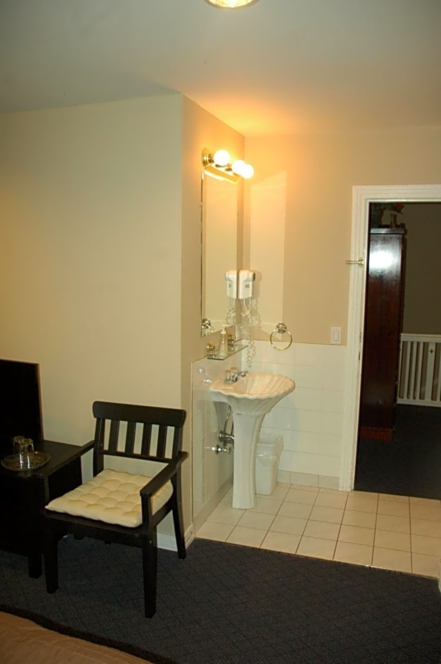 Cambie Lodge