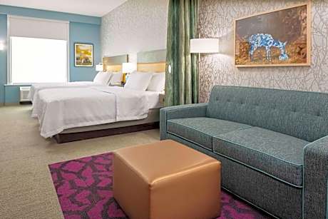 Studio Two Queen Beds