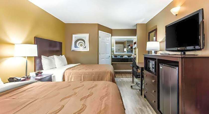 Quality Inn Bessemer I-20 exit 108