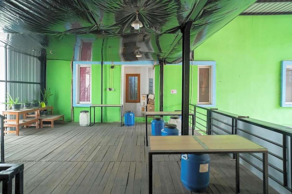 RedDoorz near Flyover Arjosari Malang