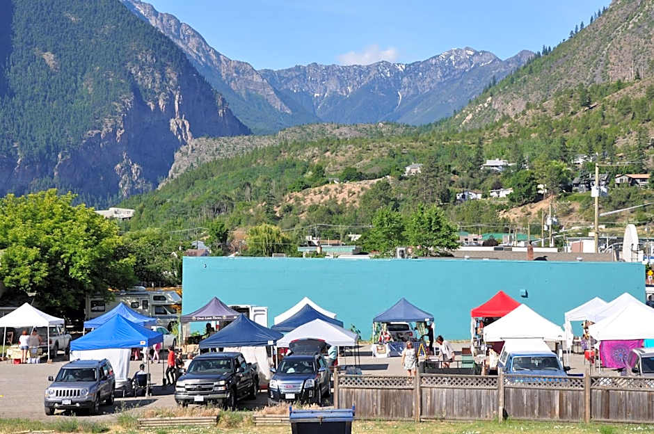 Canadas Best Value Inn Mile 0