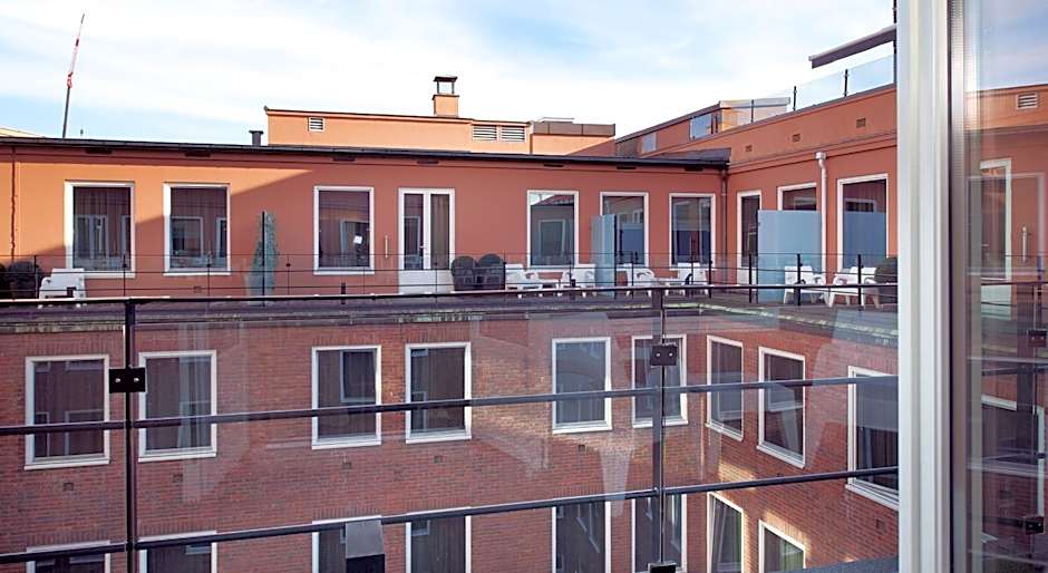 Home Hotel Folketeateret