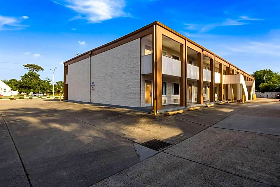 Econo Lodge Little Creek