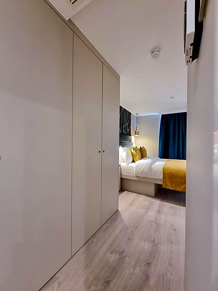 NOX Kensington Gardens