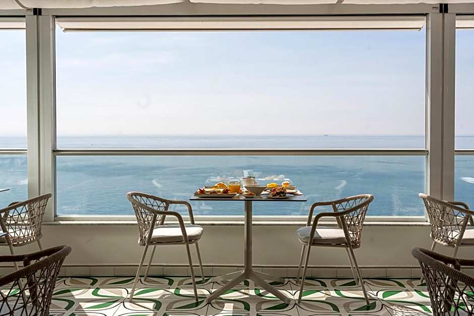 Hotel Eden Roc Suites