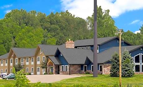 AmericInn by Wyndham Baldwin