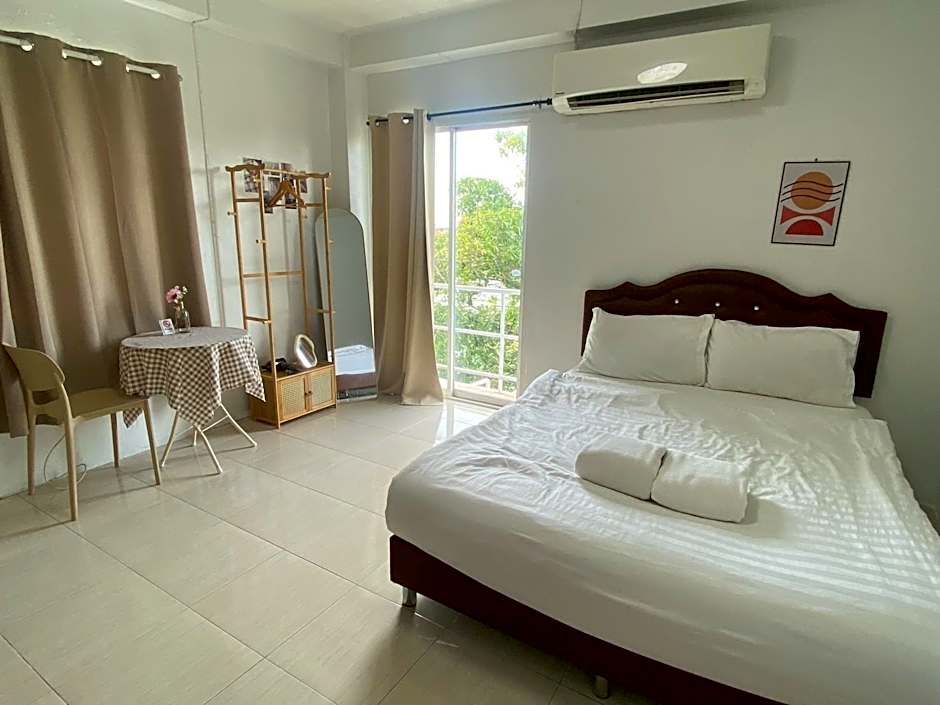 Grand Bangsaen Hotel