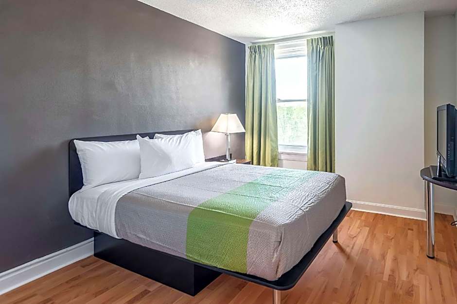 Quality Inn & Suites Kansas City Downtown