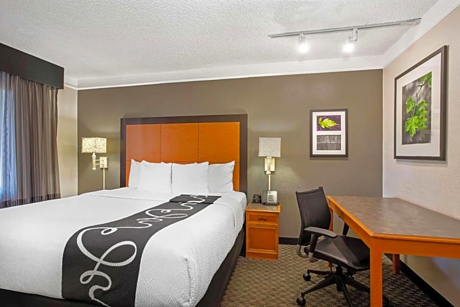 La Quinta Inn & Suites by Wyndham Tucson East