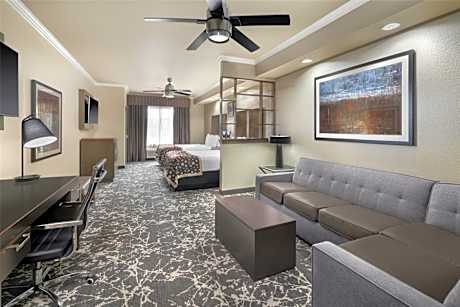 Queen Suite with Two Queen Beds with Sofa Bed