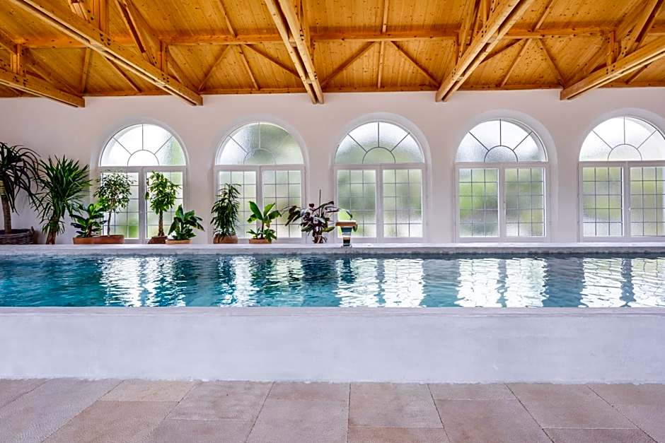 Secret d'Uzès - Place aux Herbes - Piscine chauffée et Jacuzzi