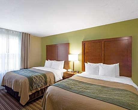 2 Queen Beds, Suite, Nonsmoking