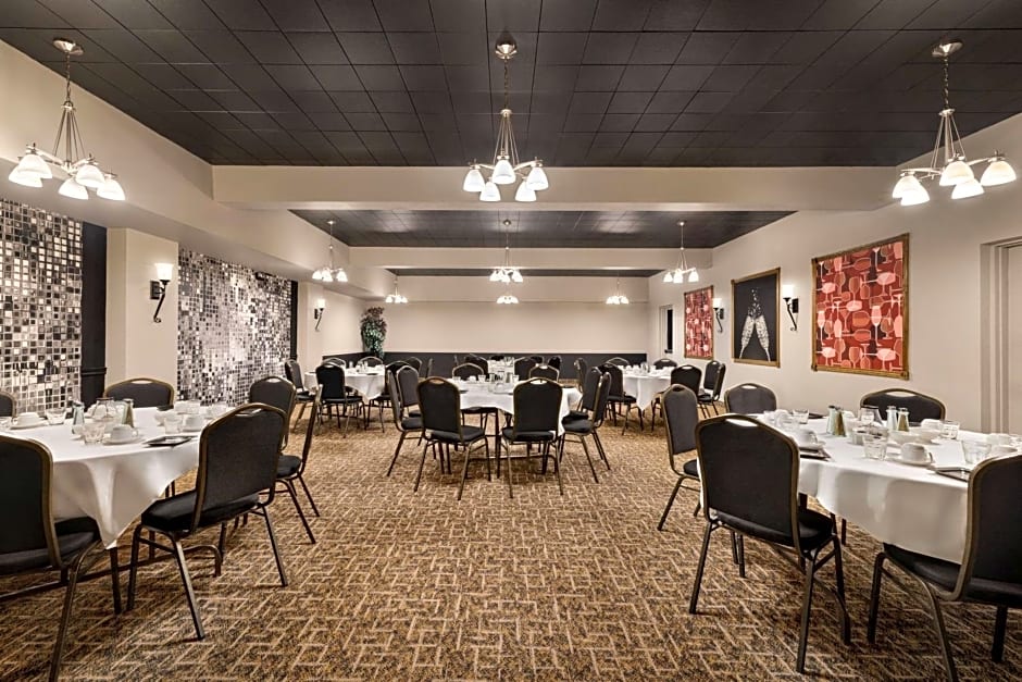 Super 8 by Wyndham Sarnia ON