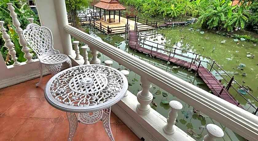 Ayutthaya Garden River Home