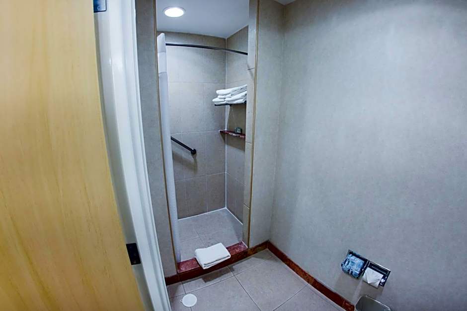 Excellence Express & Suites