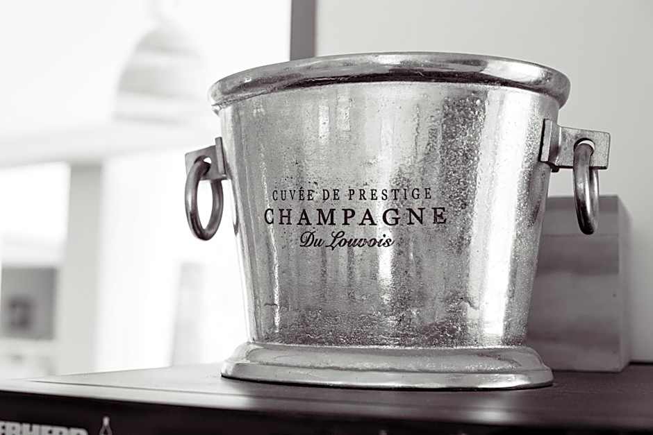 WHITE DONKEY BOUTIQUE Hotel