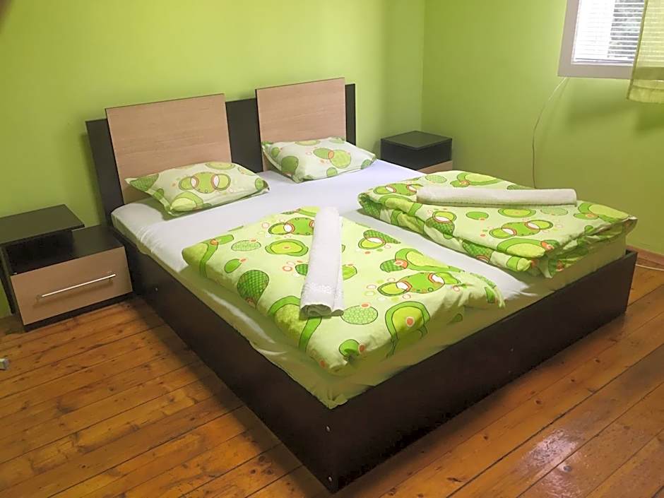 Elegance on a Budget - Rooms for Rent in Sofia Center