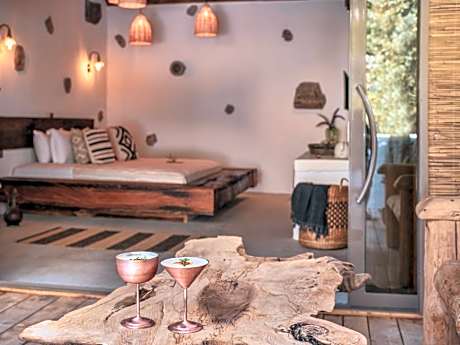 Queen Room with Garden View