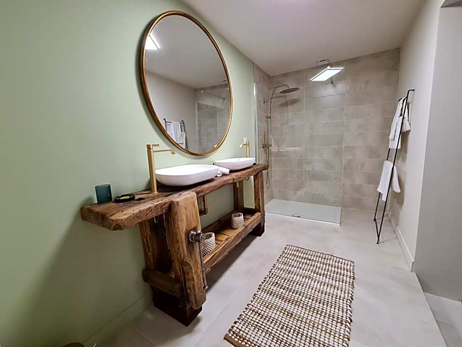 La Maison de Lyna - Suites de charme intra-muros avec parking & autonomie