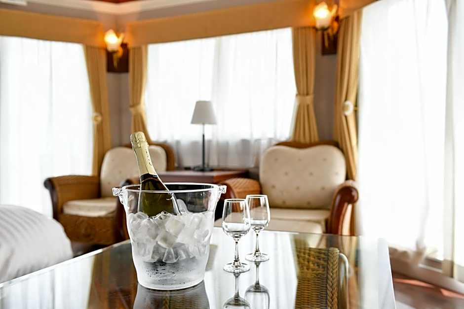 Photo 1 of 8 of Suite, City View
