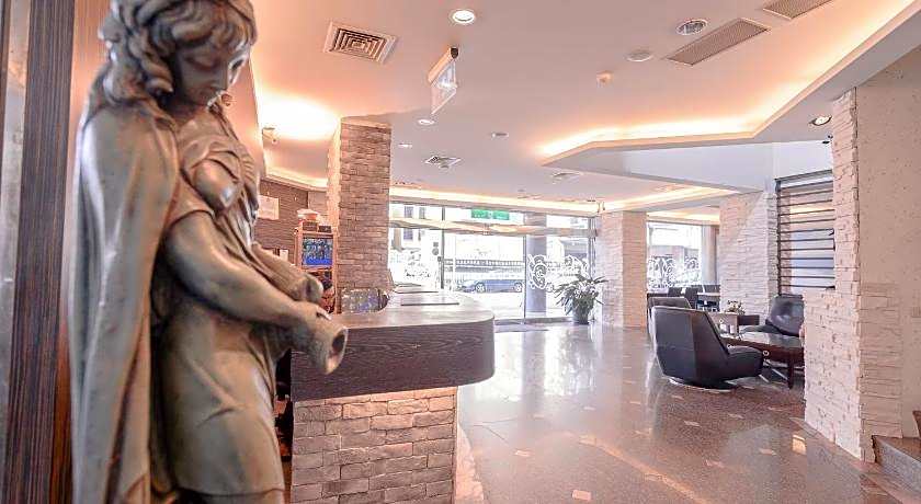 Waugh Den Business Hotel