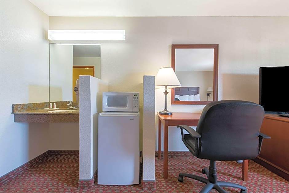 Super 8 by Wyndham Abilene South