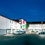 HomeTowne Studios by Red Roof San Antonio - SeaWorld Northwest