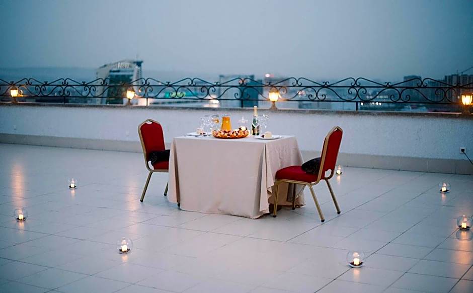 14 Floor Hotel