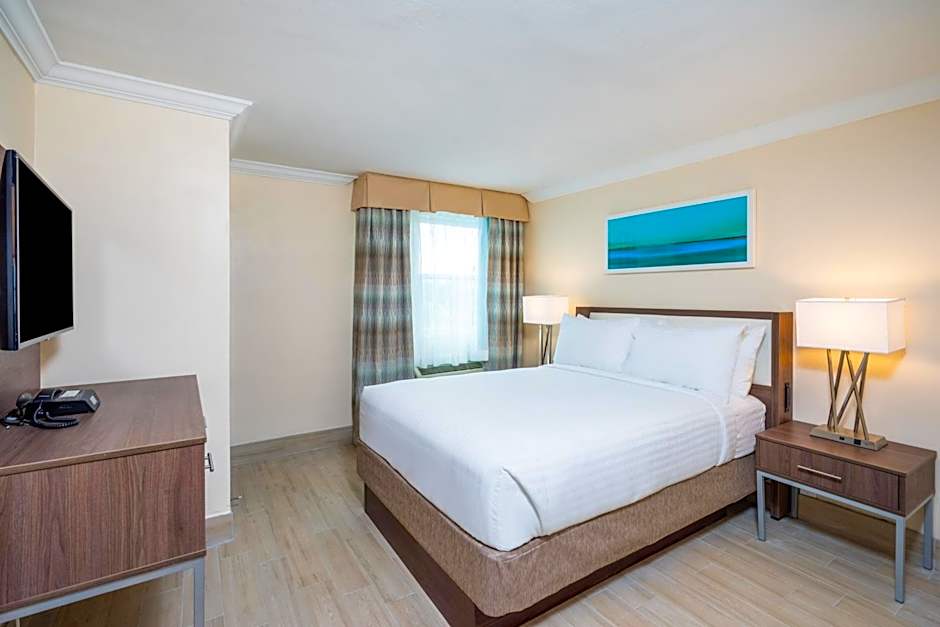 Holiday Inn Express & Suites Nassau By IHG
