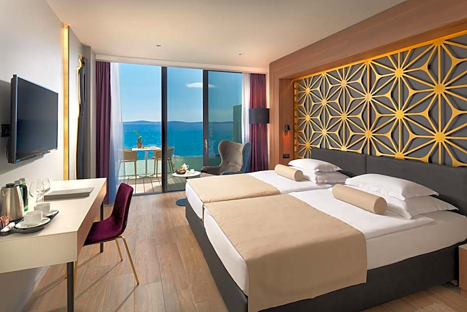 Superior 1 Double Bed or 2 Beds, Sea View — 9 fotoğraftan 1. fotoğraf