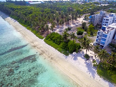 The White Harp Beach Hotel