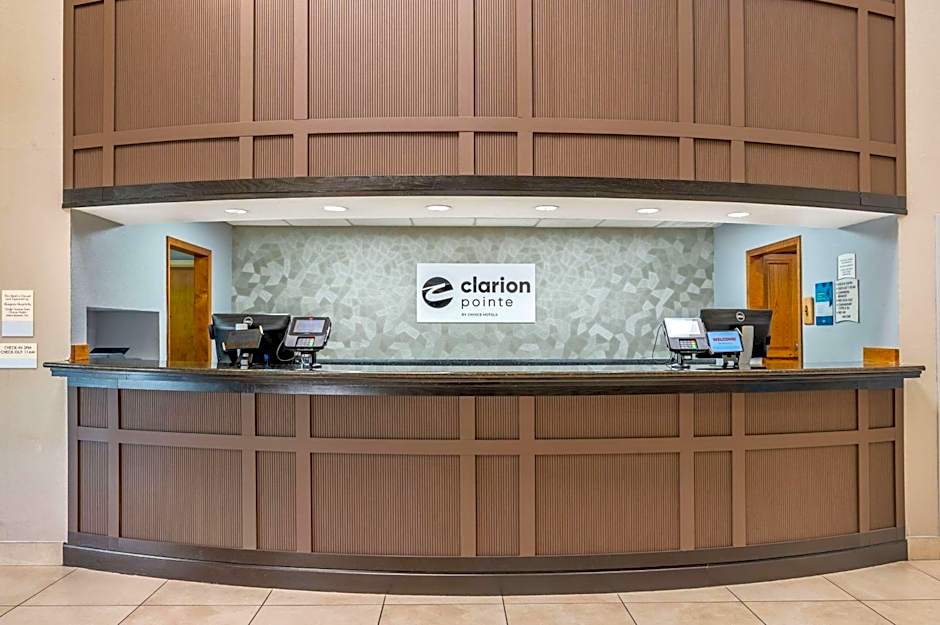 Clarion Pointe Louisville East
