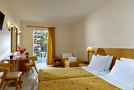 Standard Room with Garden View