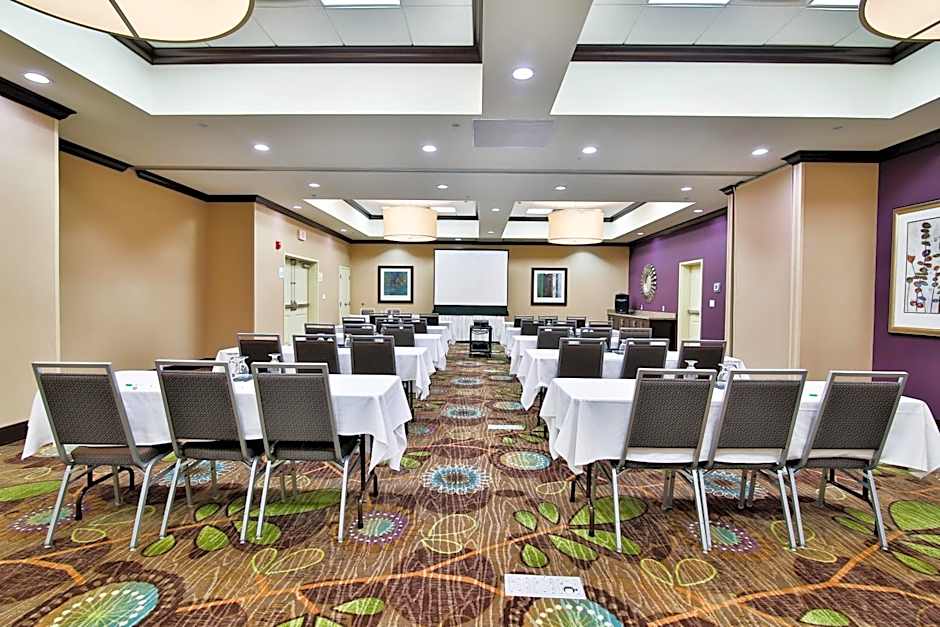 Holiday Inn Bismarck By IHG