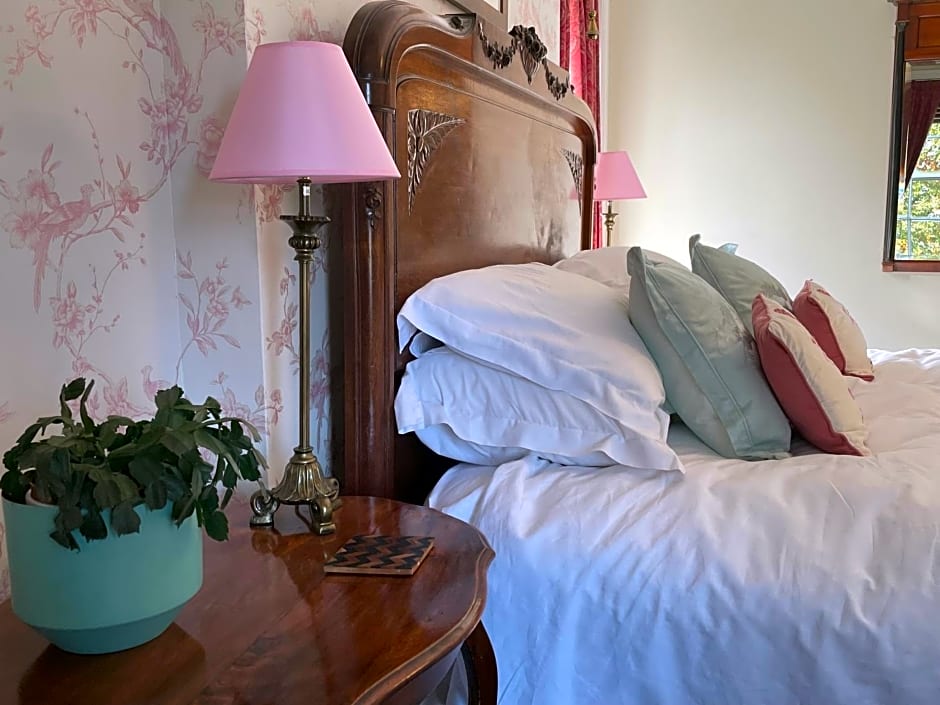 Eagle House - Award Winning B&B and Apartment