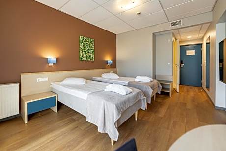 Standard Twin Room with Spa Access