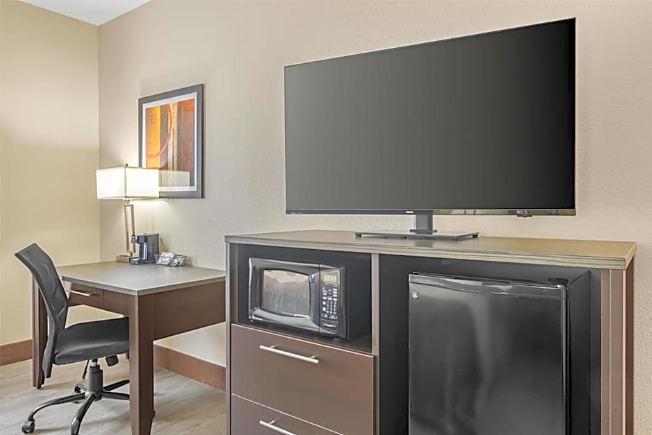 Best Western Teal Lake Inn