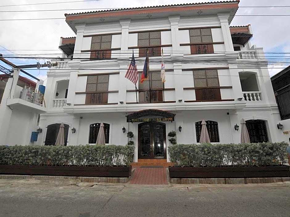 West Loch Park Hotel Vigan