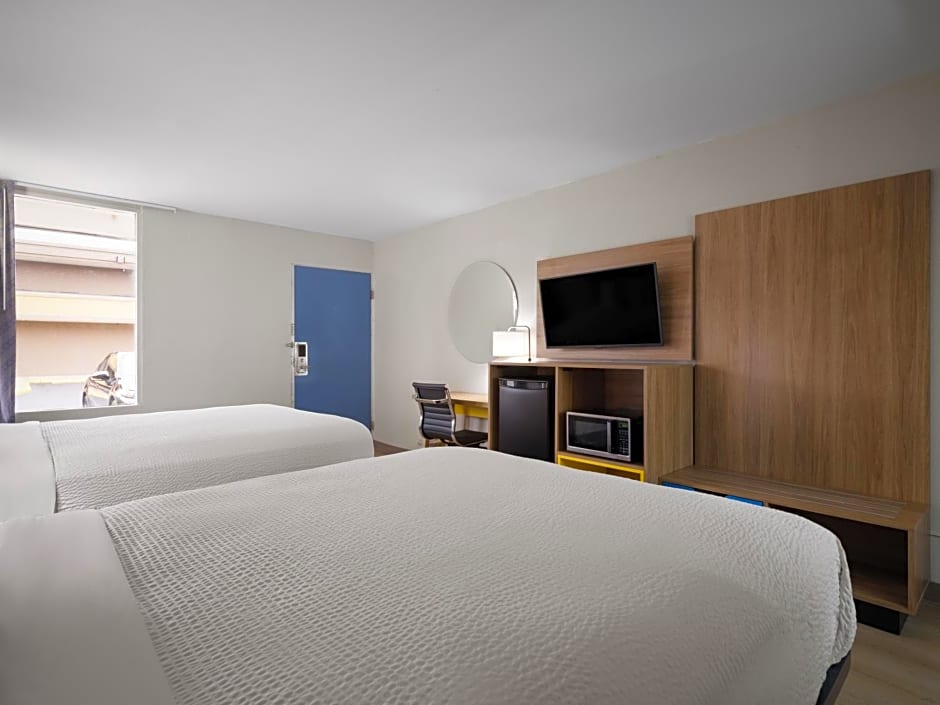 Days Inn by Wyndham Montgomery I-85