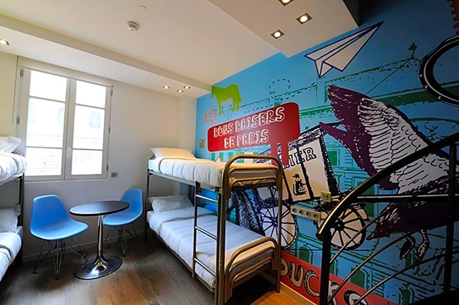 The 3 Ducks Eiffel Tower by Hiphophostels