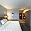 Holiday Inn Express Kenedy By IHG