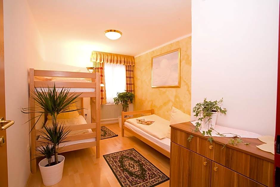 Hotel Garni Dorferwirt am Irrsee