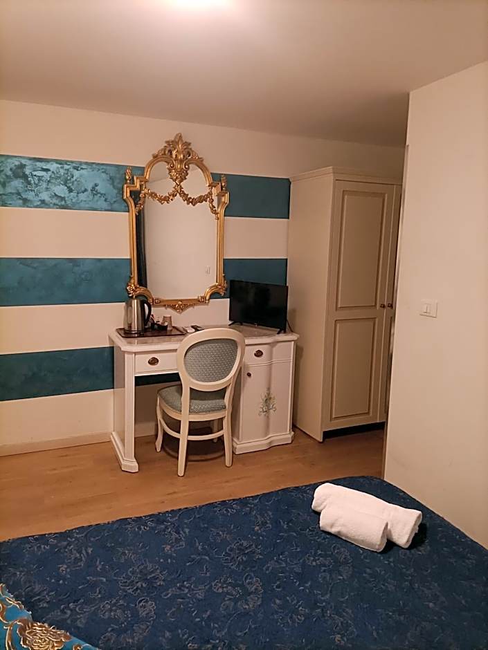 Palazzo Lion Morosini - Check in presso Locanda Ai Santi Apostoli
