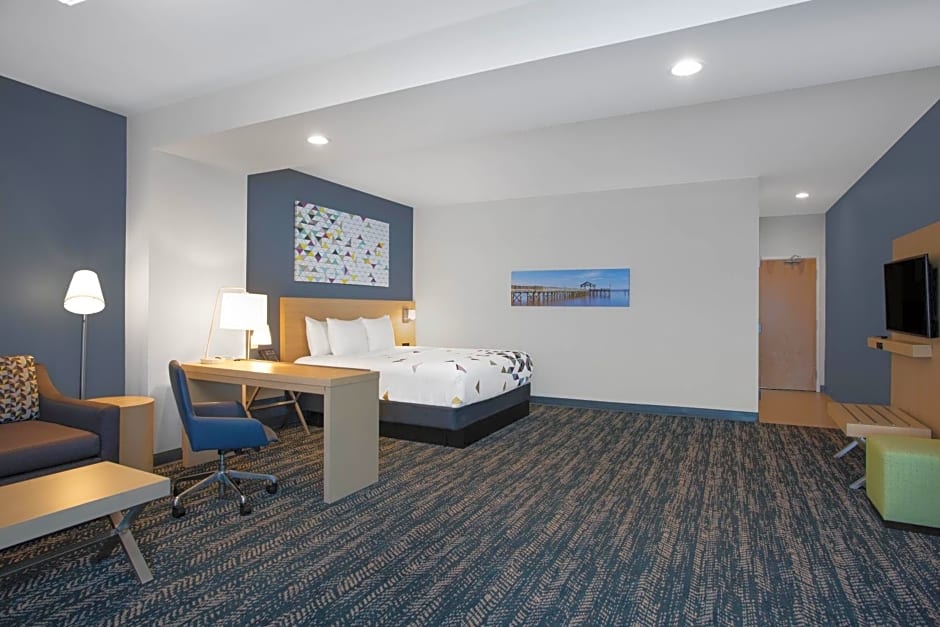 La Quinta Inn & Suites by Wyndham Manassas VA-Dulles Airport